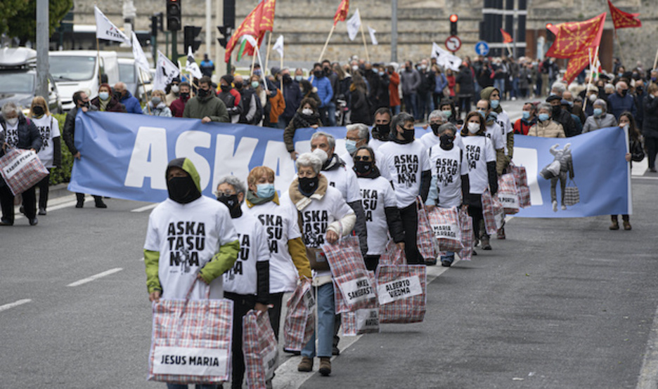 Presoen askatasuna aldarrikatzeko martxa Iruñean. (Jagoba MANTEROLA/FOKU) Presoen askatasuna aldarrikatzeko martxa Iruñean. (Jagoba MANTEROLA/FOKU)