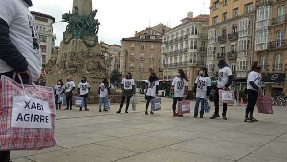 Gasteizen ere presoen askatasuna aldarrikatuna aldarrikatu dute. (@SortuAraba) Gasteizen ere presoen askatasuna aldarrikatuna aldarrikatu dute. (@SortuAraba)