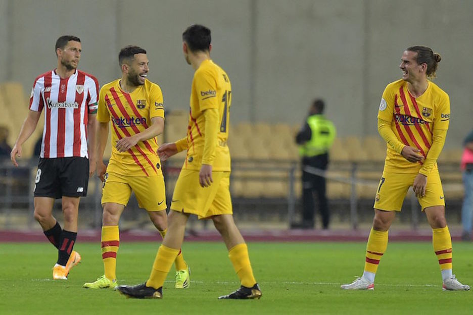 Irrifartsu Alba eta Griezmann, kopeta ilun De Marcos. (Cristina QUICLER | AFP) Irrifartsu Alba eta Griezmann, kopeta ilun De Marcos. (Cristina QUICLER | AFP)