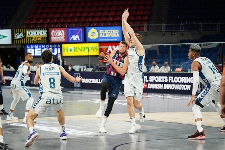 Giedraitis bikain hasi da, baina gero desagertu ere egin da beranduegi izan den arte. (Endika PORTILLO / FOKU)