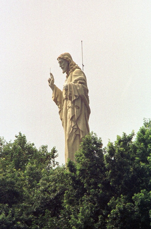 El monumento franquista del Sagrado Corazón de Urgull. (Andoni CANELLADA/FOKU)