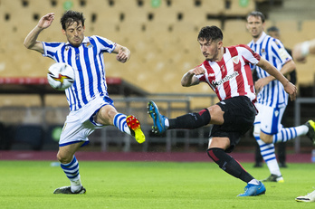 David Silva, con Unai Vencedor, solo ha jugado la final de Copa desde que se lesionó el 14 de marzo en Granada. (Monika DEL VALLE/FOKU)