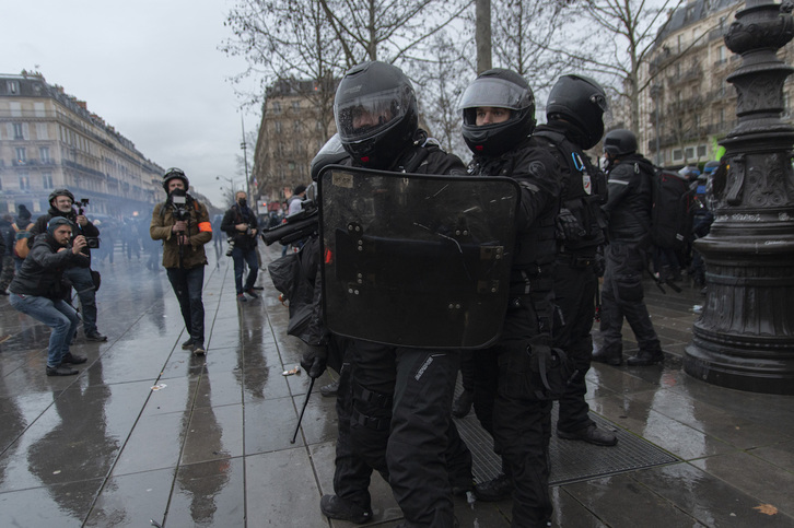 Protesta en París contra la Ley de Seguridad Global, el pasado 30 de enero. (Lorena SOPÊNA I LÒPEZ/EUROPA PRESS)