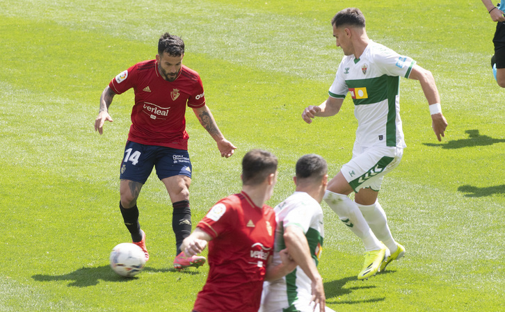 Osasuna repite partido en El Sadar después de derrotar ahí al Elche este pasado domingo. (Jagoba MANTEROLA/FOKU)