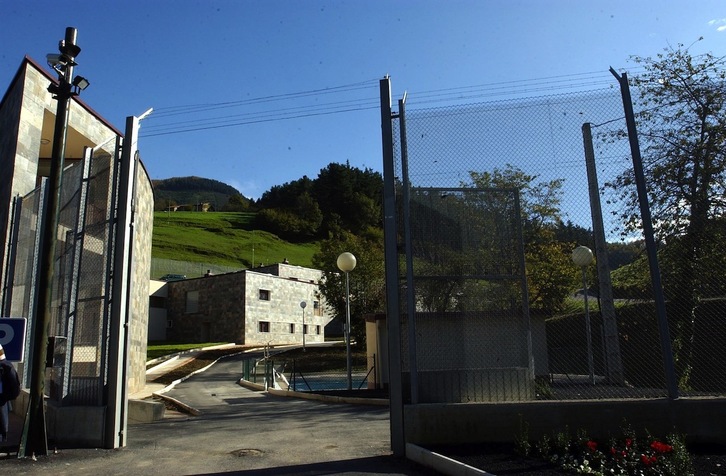 Centro de internamiento de menores Ibaiondo, en Zumarraga, donde había estado hasta diciembre el joven fallecido. (Juan Carlos RUIZ/FOKU)