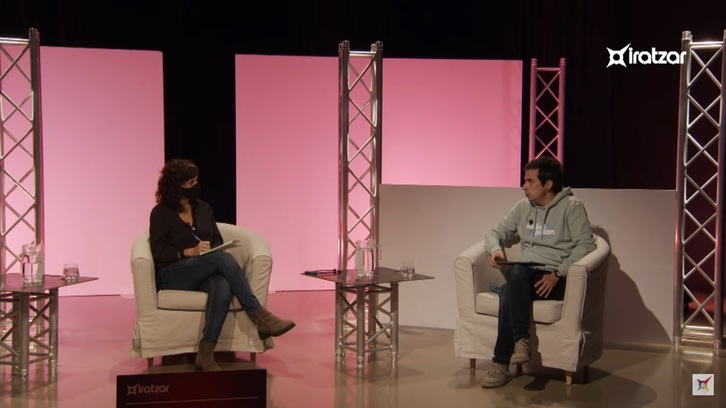 Patri Perales eta Pello Otxandiano, ostiraleko panelean.