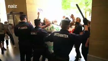 20210423-ostalaritza-protesta-donostia-grubio-153317