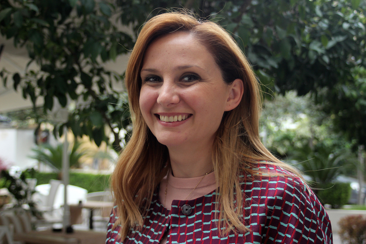 Jorida Tabaku, economista de 41 años, es parlamentaria del Partido Democrático (PD), representante de la derecha albanesa. (Miguel FERNÁNDEZ IBÁÑEZ)