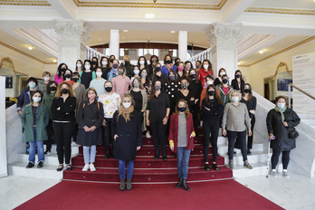 (H)emen elkarteko zenbati bazkide. ((H)EMEN ELKARTEA)