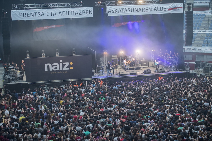 Desde la óptica pandémica actual, las imágenes del festival de Illunbe resultan impresionantes y provocan nostalgia de la buena. (Juan Carlos RUIZ / FOKU)