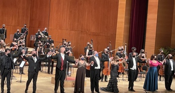 Orquesta y solistas actuaron bajo la batuta de Óliver Díaz. (NAIZ)