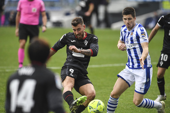 Enrich, autor del gol armero en Anoeta en la primera vuelta, vuelve a la convocatoria. (Jon Urbe/Foku)