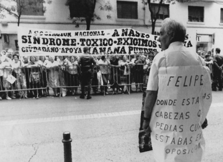 Protesta de víctimas del aceite de colza ante la Audiencia Nacional, en los años 80.