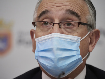 Enrique Maya, en la rueda de prensa en la que ha anunciado la suspensión de las fiestas. (Eduardo SANZ/EUROPA PRESS)