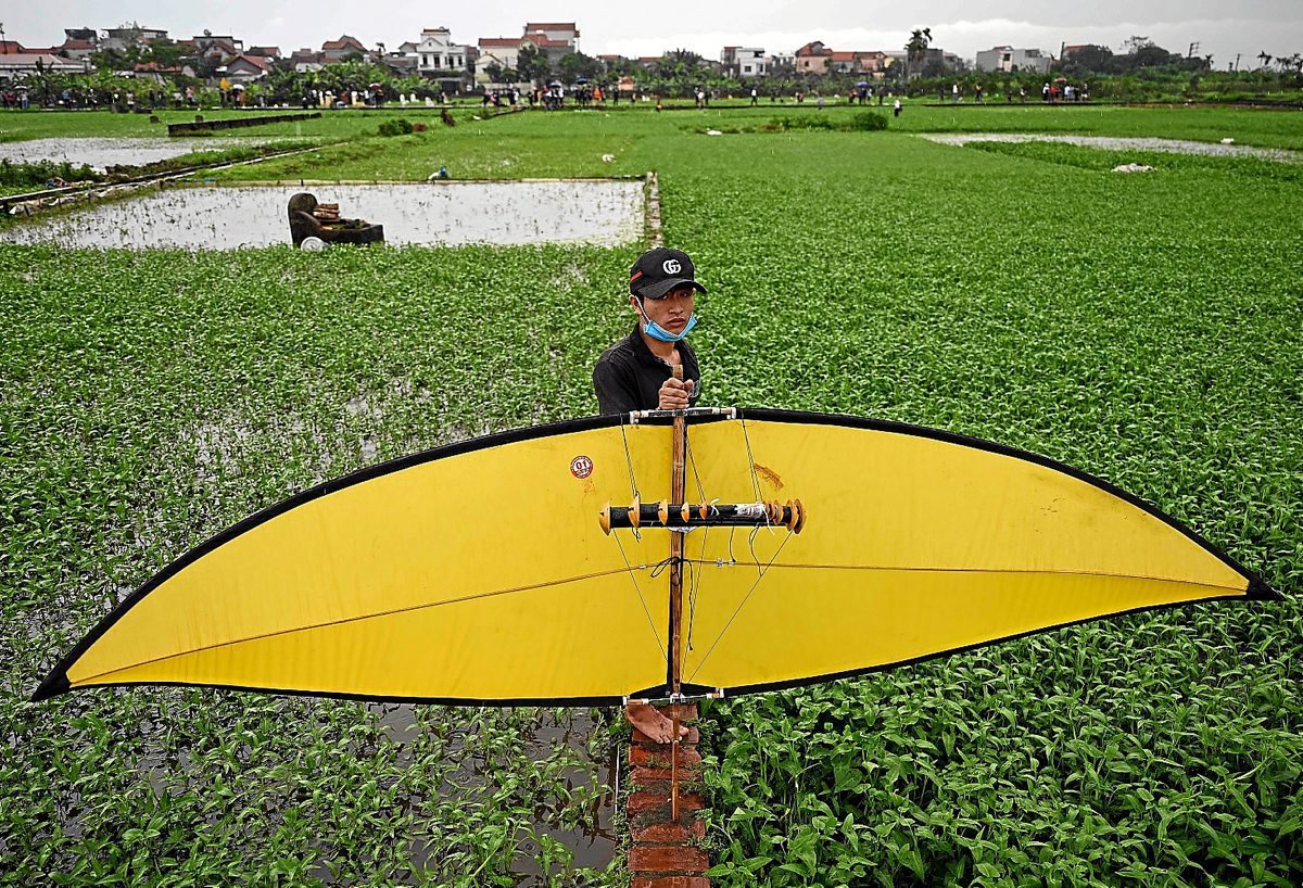 Cometas flauta que tocan música en Vietnam Azkena GARA Euskal