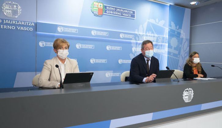 Tapia, Zupiria y Sagardui en la rueda de prensa de este martes. (IREKIA)