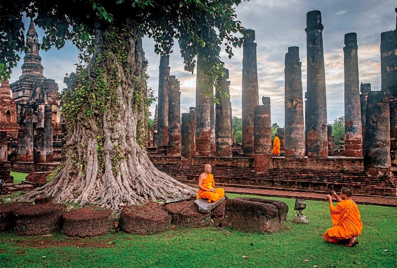 Parke arkeologikoak ugariak dira Thailandia iparraldean.