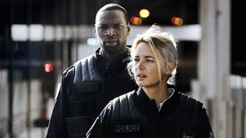 Virginie Efira y Omar Sy forman pareja policial y sentimental. (NAIZ)