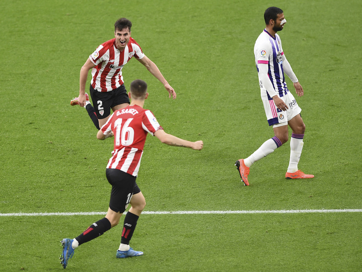Sancet celebra con Morcillo su primer gol en el Athletic. (Marisol RAMIREZ / FOKU)