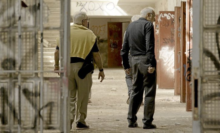 Visita a la cárcel de Zamora que, después de 50 años, hicieron cuatro de los encarcelados para grabar el documental. (‘APAIZ KARTZELA’)