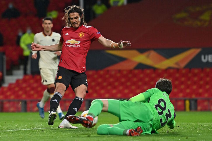 Edinson Cavani ha marcado dos tantos en la goleada del United en Old Trafford (Paul ELLIS / AFP PHOTO)