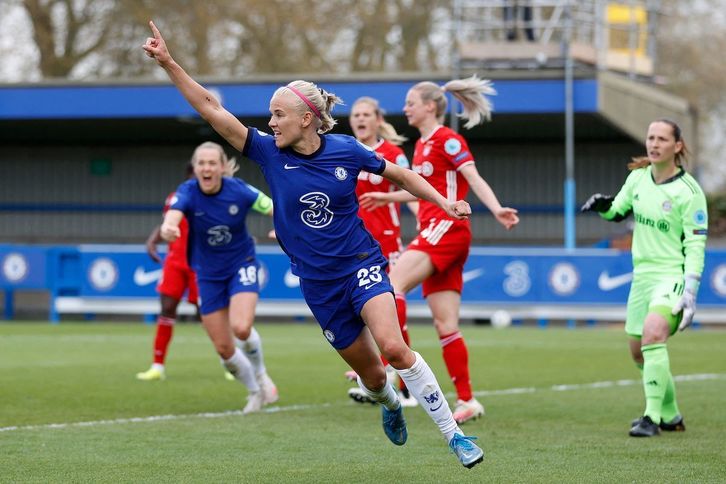 Harder celebra el tercer gol del Chelsea en Kingsmeadow. (Adrian Dennis / AFP)