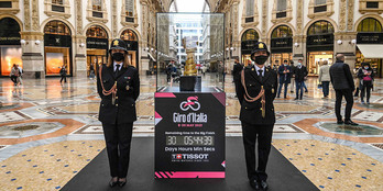 Torinon Giroari ongietorria emateko egindako ekitaldi bat (GIRO D'ITALIA)