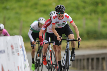 Imanol Álvarez, con el maillot del Torneo Abiatzen que premia su regularidad. (Oskar MATXIN/FOKU)