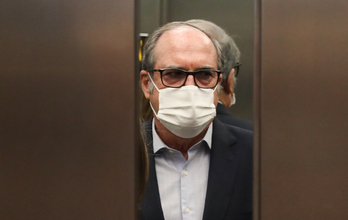 Ángel Gabilondo, tras el pésimo resultado del PSOE. (Marta JIMENEZ | Europa Press)