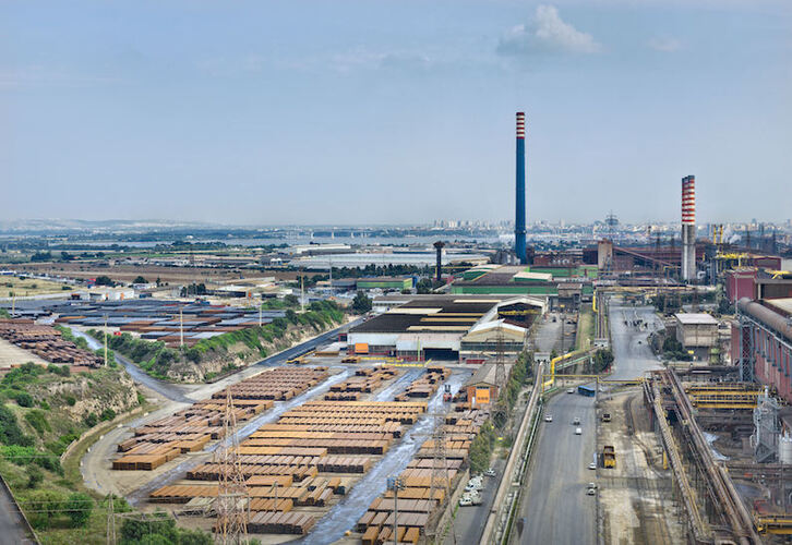 Imagen de la planta gigante que la multinacional Arcelor-Mittal tiene en la localidad de Taranto. (Arcelor-Mittal)