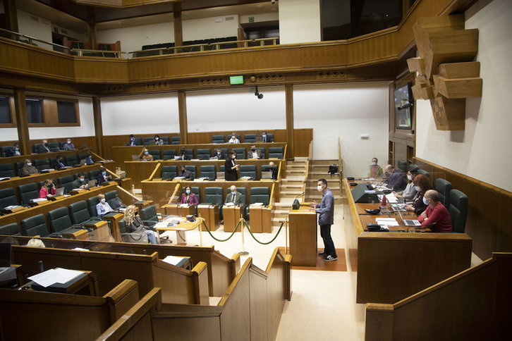 Pleno celebrado este jueves en el Parlamento de Gasteiz. (LEGEBILTZARRA.EUS)