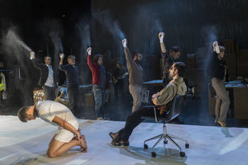 Representación en Urnieta de la obra «Los papeles de Sísifo». (Andoni CANELLADA/FOKU)