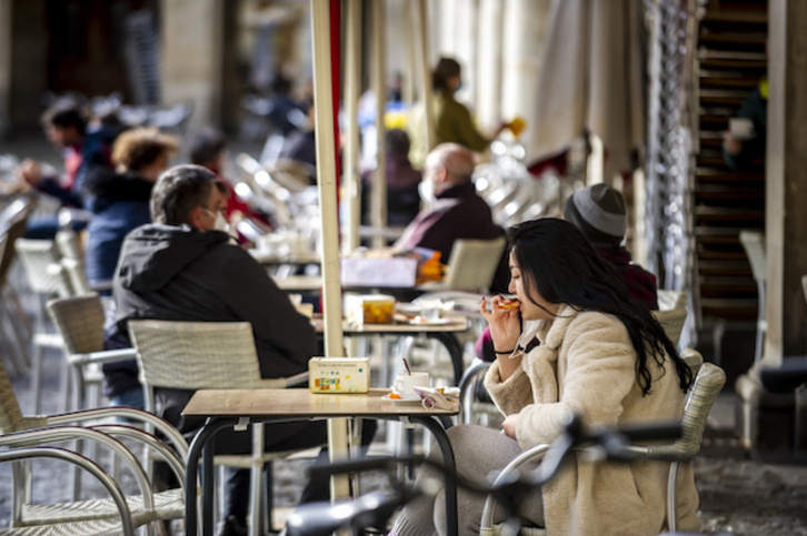 Jueces y sanitarios alertan de la situación abierta tras el fin del estado de alarma. (Jaizki FONTADEDA/FOKU)