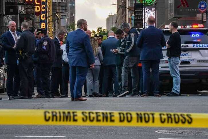Agentes de Policía tras el tiroteo de Nueva York. (David DEE DELGADO/AFP)