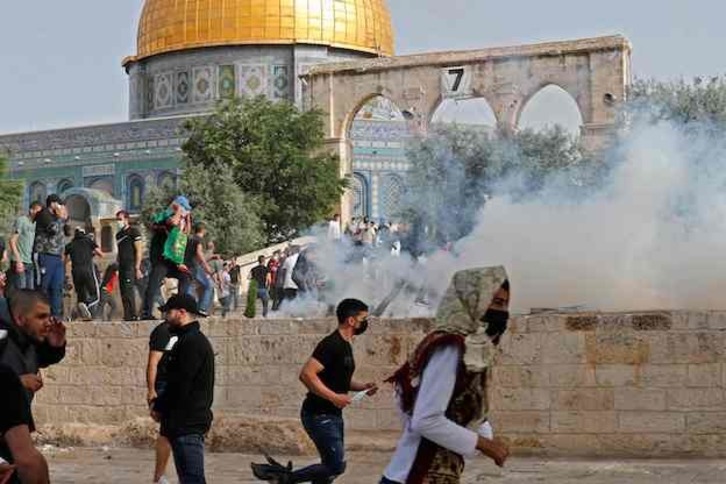 Protestas en la Explanada de las Mezquitas. (Ahmad GHARABLI / AFP)