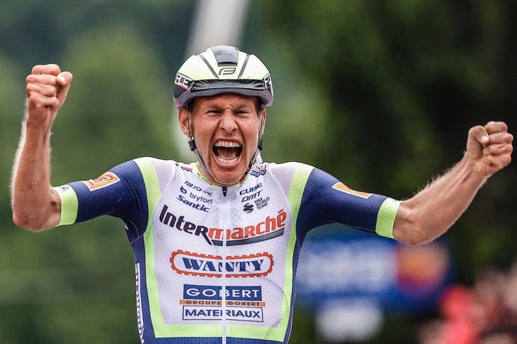 Taco Van der Hoorn ha tenido tiempo para celebrar emocionado su victoria más importante. (Luca BETTINI/AFP)