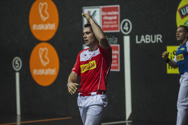 Erik Jaka no podrá defender su txapela en el Manomanista (Aritz LOIOLA / FOKU)