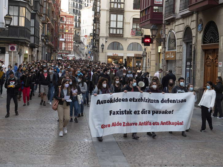 Manifestación antifascista contra la llegada de Desokupa a Bilbo. (Monika DEL VALLE/FOKU)