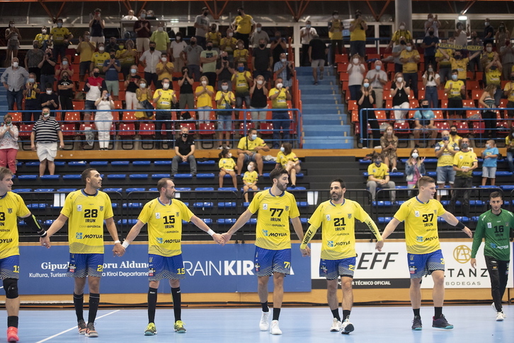 Bidasoa-Irun taldeko jokalariak, Artalekun. (Gorka RUBIO / FOKU)