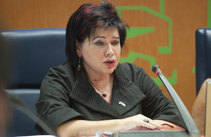 Ana Urchueguía, cuando declaró sobre el caso en el Parlamento de Gasteiz, en 2011. (Raúl BOGAJO | FOKU)
