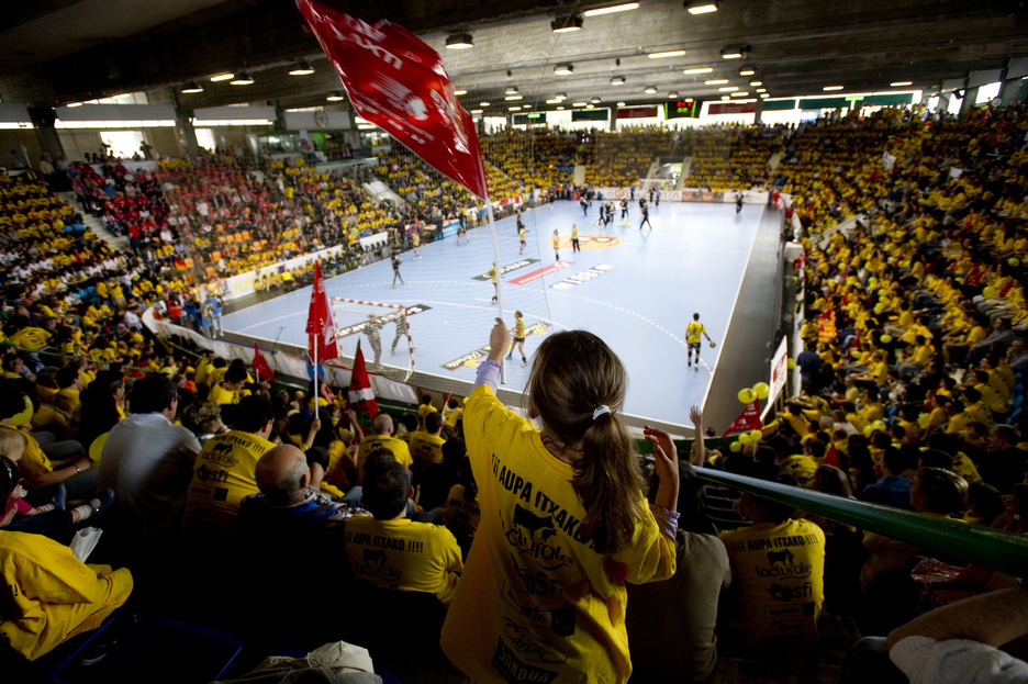 Anaitasuna pabiloiko harmailak guztiz bete ziren. (Jagoba MANTEROLA / FOKU) Anaitasuna pabiloiko harmailak guztiz bete ziren. (Jagoba MANTEROLA / FOKU)