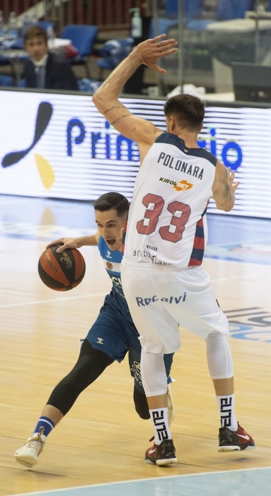 Gipuzkoa Basket se ha chocado frontalmente con el Baskonia, con un gran Polonara en el cuarto final. (Jon URBE / FOKU)