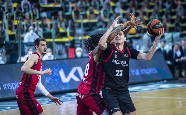 Goran Huskicek ez du jokatuko Fuenlabradaren aurka. (Marisol RAMIREZ / FOKU)