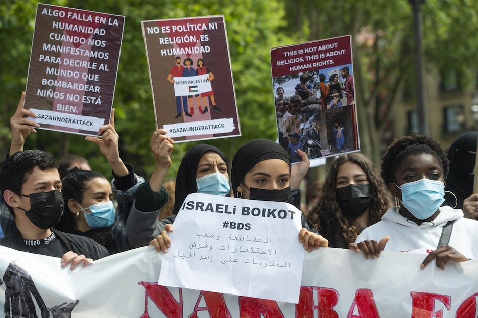 Israeli boikota egitea eskatu dute Bilboko manifestazioan. (Monika DEL VALLE/FOKU)