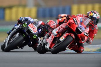 Jack Miller por delante de Fabio Quartararo. (Jean-Francois MONIER / AFP)