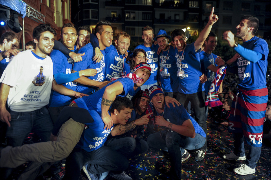 Algunos de los jugadores que lograron el ascenso. (Marisol RAMÍREZ / FOKU)