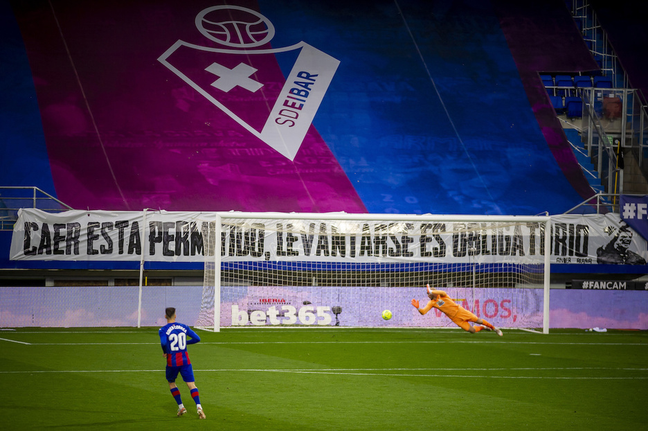 Sin el respaldo de su afición dentro del campo, el Eibar ha sido de largo el peor conjunto local, con solo 13 puntos, una cifra que le ha condenado al descenso. (Jaizki FONTANEDA / FOKU)