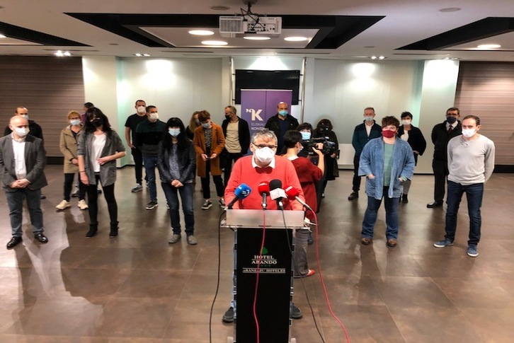 Kontseiluaren idazkari nagusi Paul Bilbaok hartu du hitza agerraldian. (Jon URBE/FOKU)