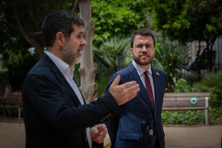 Jordi Sànchez y Pere Aragonès durante la comparecencia de este lunes en Barcelona. (David ZORRAKINO/EUROPA PRESS)
