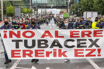 Manifestación en Bilbo de trabajadores de Tubacex en contra del ERE. (Marisol RAMÍREZ/FOKU)